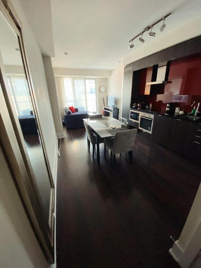 Luxury Condo On Cn Tower Toronto Dış mekan fotoğraf