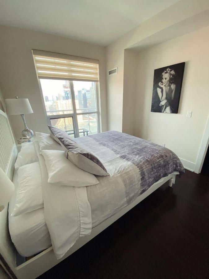 Luxury Condo On Cn Tower Toronto Dış mekan fotoğraf