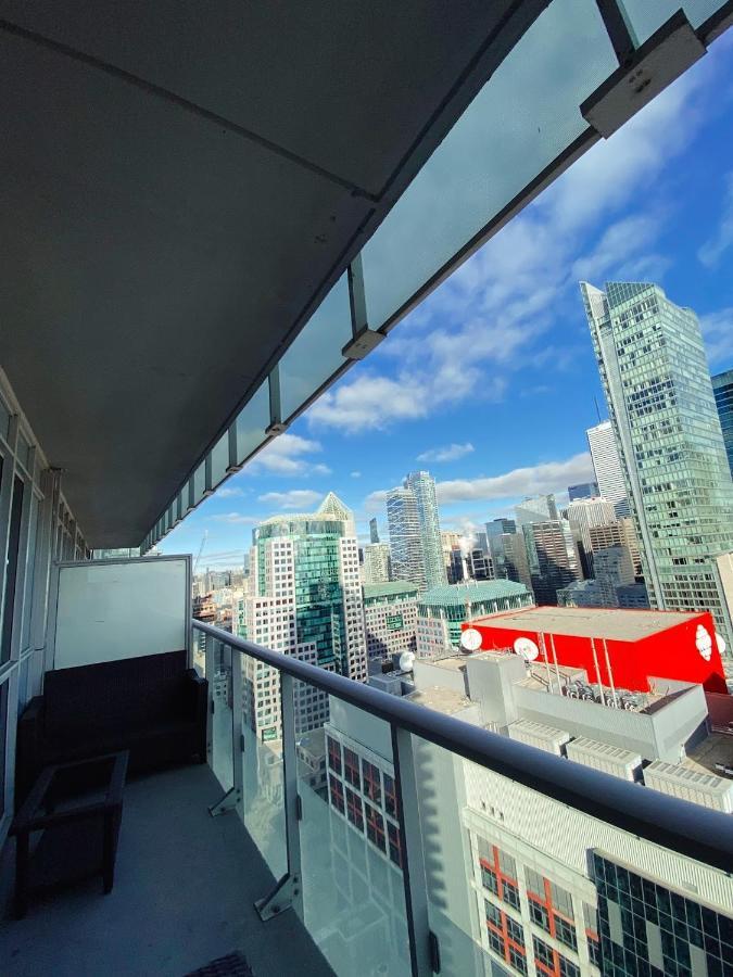 Luxury Condo On Cn Tower Toronto Dış mekan fotoğraf