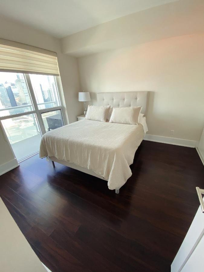 Luxury Condo On Cn Tower Toronto Dış mekan fotoğraf